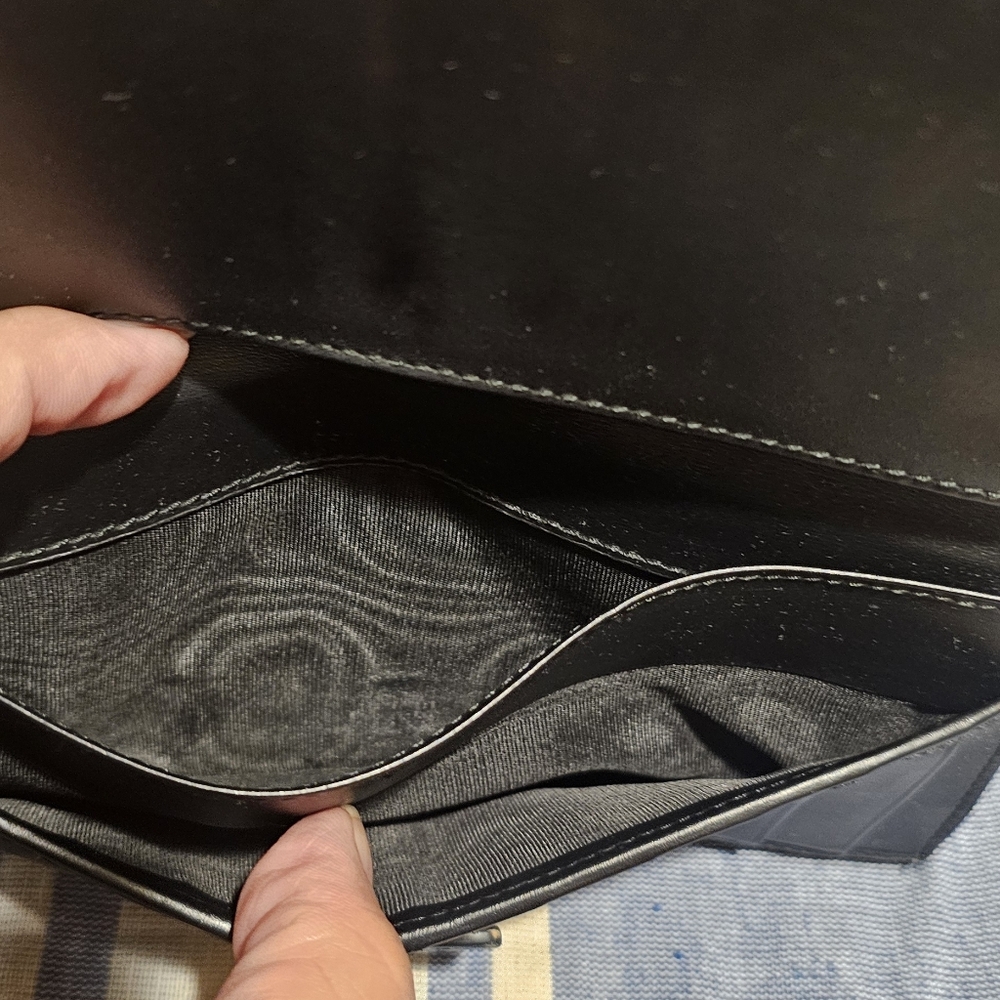 Gucci Continental GG Signuture Wallet - Picture 8 of 12